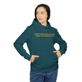 „Who Defines Power? Time to Rewrite It.“ – Bio-Hoodie über Macht & Selbstbestimmung