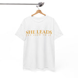 "She Leads - get used to it" – Ein modernes Statement über Führung & Präsenz