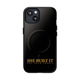 "She Built It – Not Your Credit" - Minimalistische magnetische iPhone-Hülle
