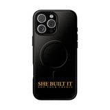 "She Built It – Not Your Credit" - Minimalistische magnetische iPhone-Hülle