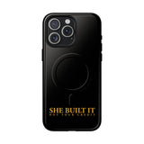 "She Built It – Not Your Credit" - Minimalistische magnetische iPhone-Hülle