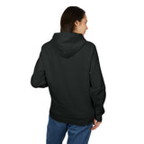 „Who Defines Power? Time to Rewrite It.“ – Bio-Hoodie über Macht & Selbstbestimmung