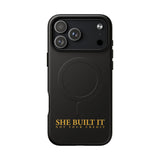 "She Built It – Not Your Credit" - Minimalistische magnetische iPhone-Hülle