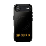 "She Built It – Not Your Credit" - Minimalistische magnetische iPhone-Hülle