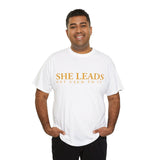 "She Leads - get used to it" – Ein modernes Statement über Führung & Präsenz
