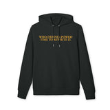 „Who Defines Power? Time to Rewrite It.“ – Bio-Hoodie über Macht & Selbstbestimmung