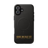"She Built It – Not Your Credit" - Minimalistische magnetische iPhone-Hülle